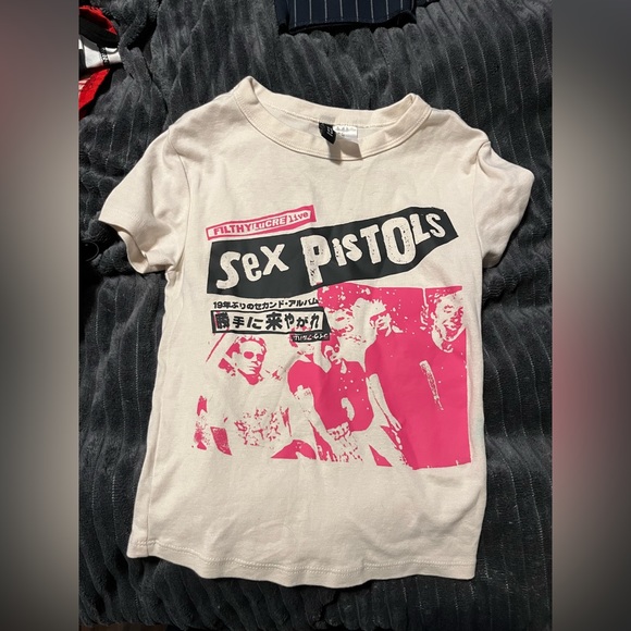 Bundle of cropped shirts - Picture 3 of 5